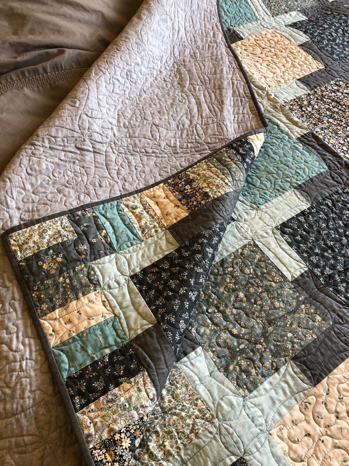 Bloom Lattice Handmade Quilt